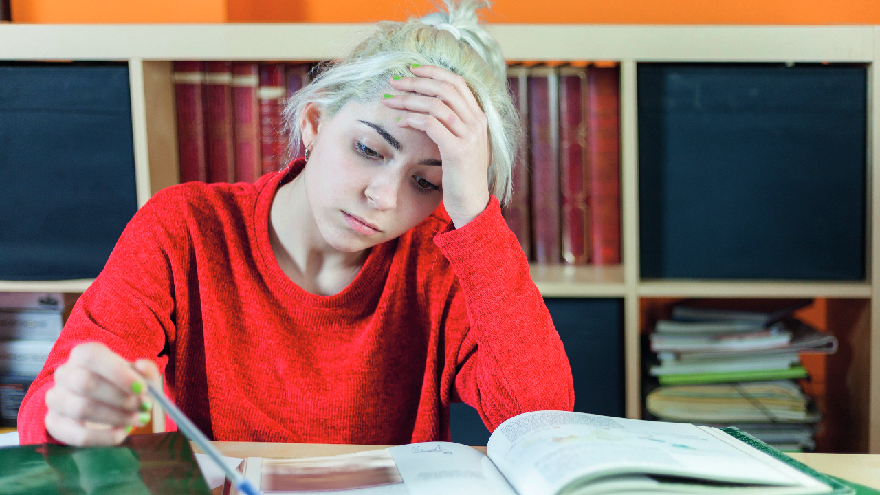 hay-fever-teen-studying-summary